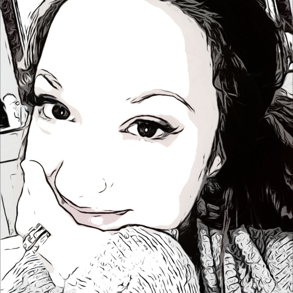 Meet your Posher, Kaytee - Picture 1 of 10